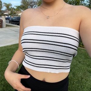 Size: M, Cute crop top only worn once! 😇